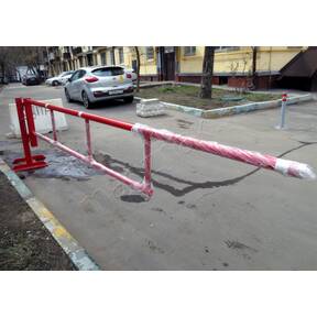 Шлагбаум поворотный механический купить приёмной стойкой по недорогой цене от производителя на магзнак со склада в Москве